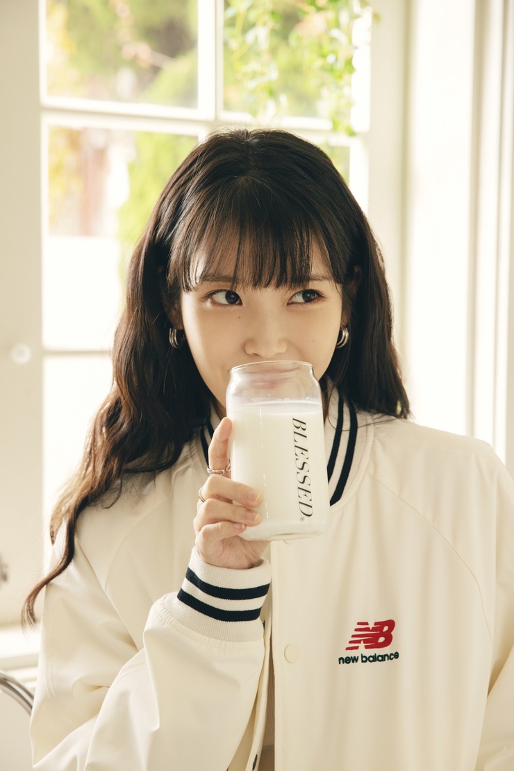 IU