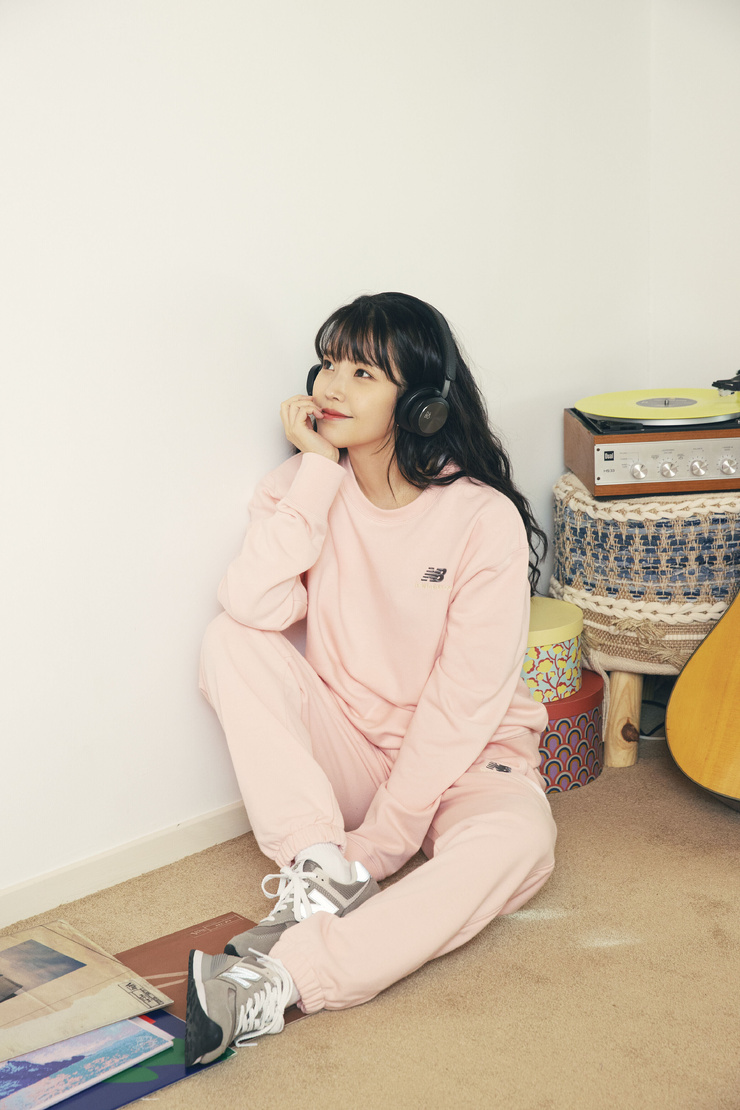 IU