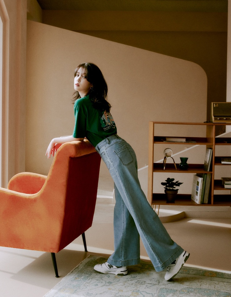 IU