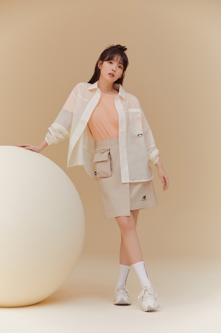 IU