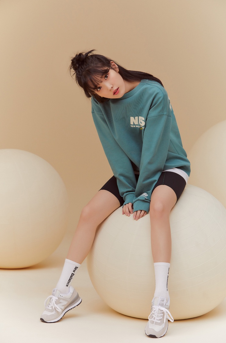 IU