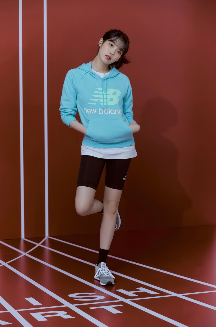 IU