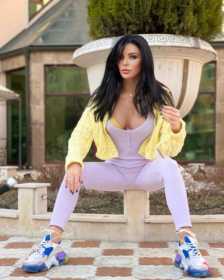 Aleksandra Miltenova Aleksandra Miltenova