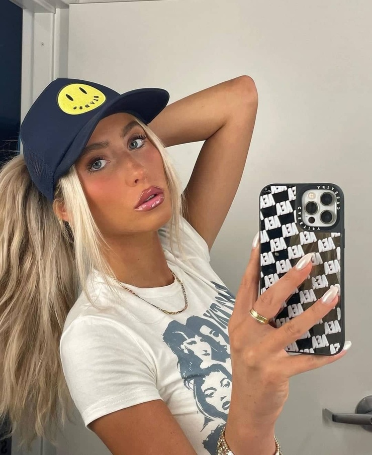 Alix Ashley