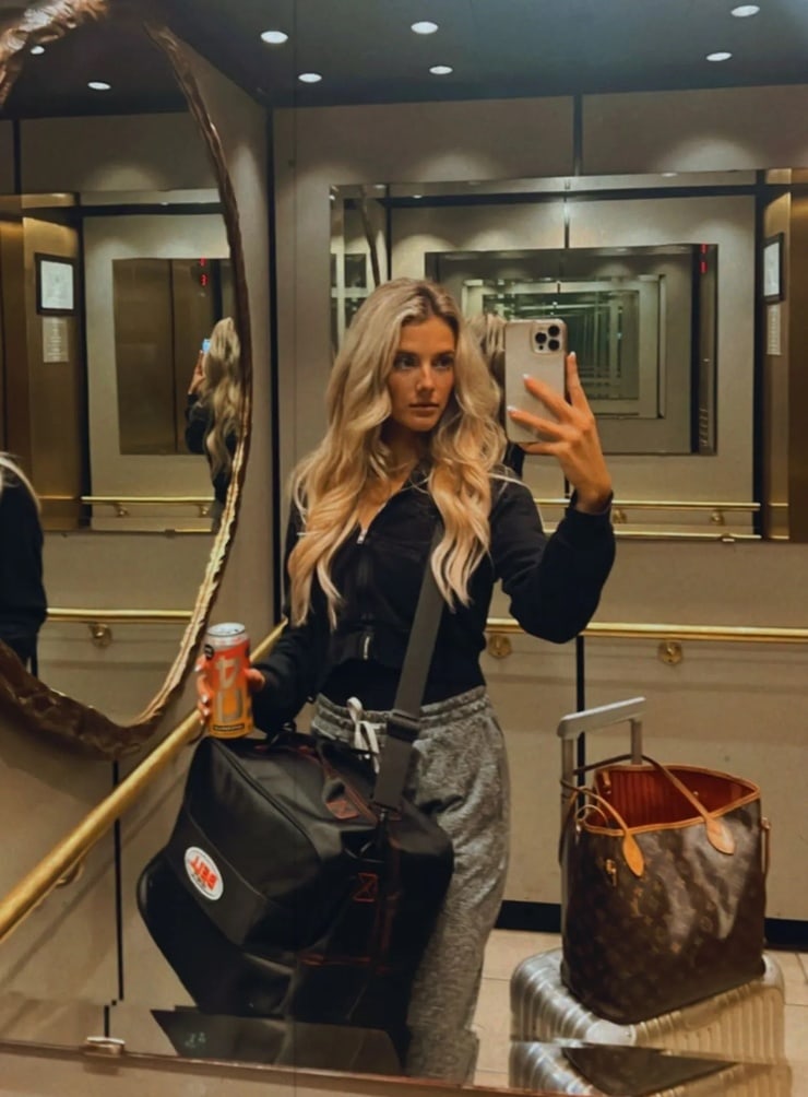 Lindsay Brewer