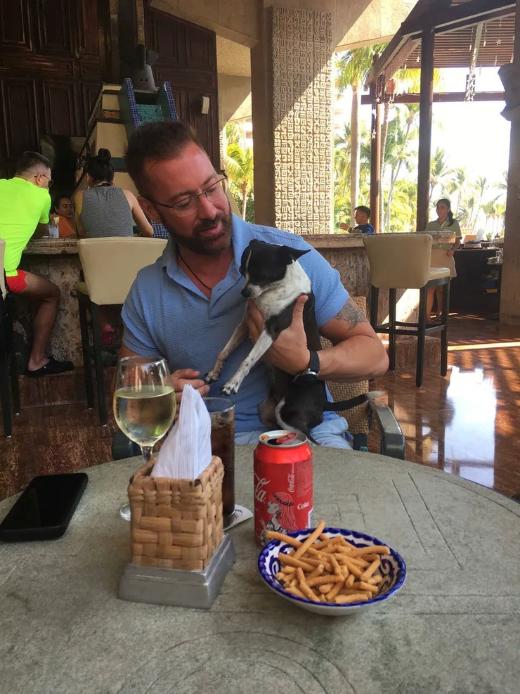 Jeff Berwick, Lucy