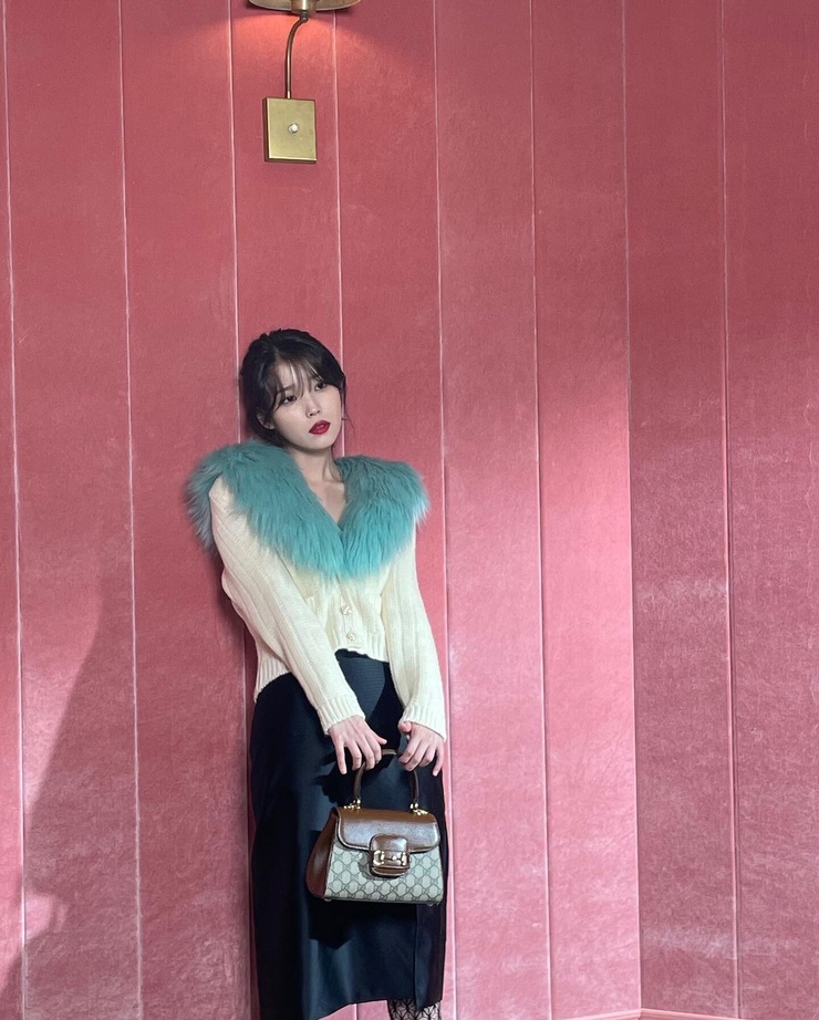 IU