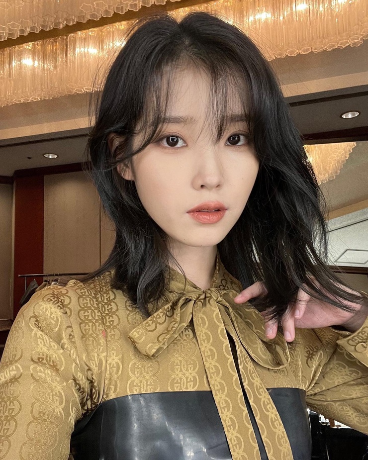 IU