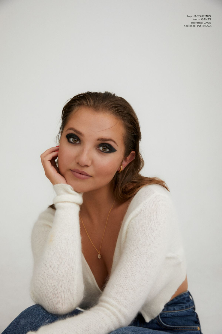 Mia McKenna-Bruce Mia McKenna-Bruce