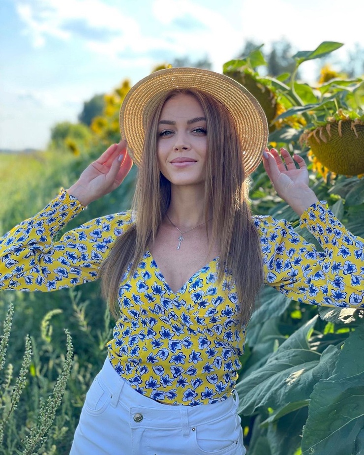 Anna Kolesnyak Anna Kolesnyak