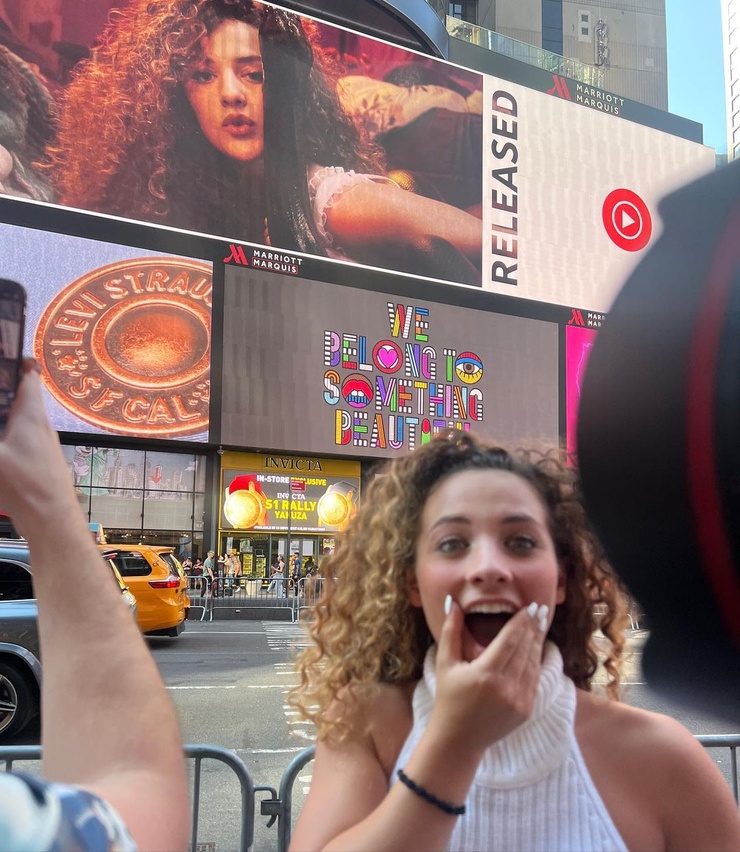 Sofie Dossi