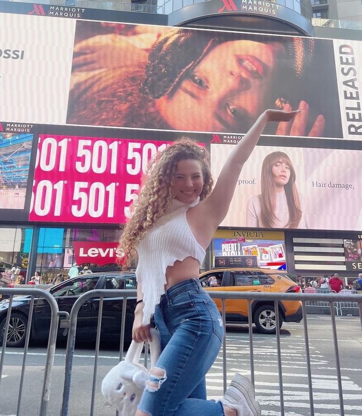 Sofie Dossi