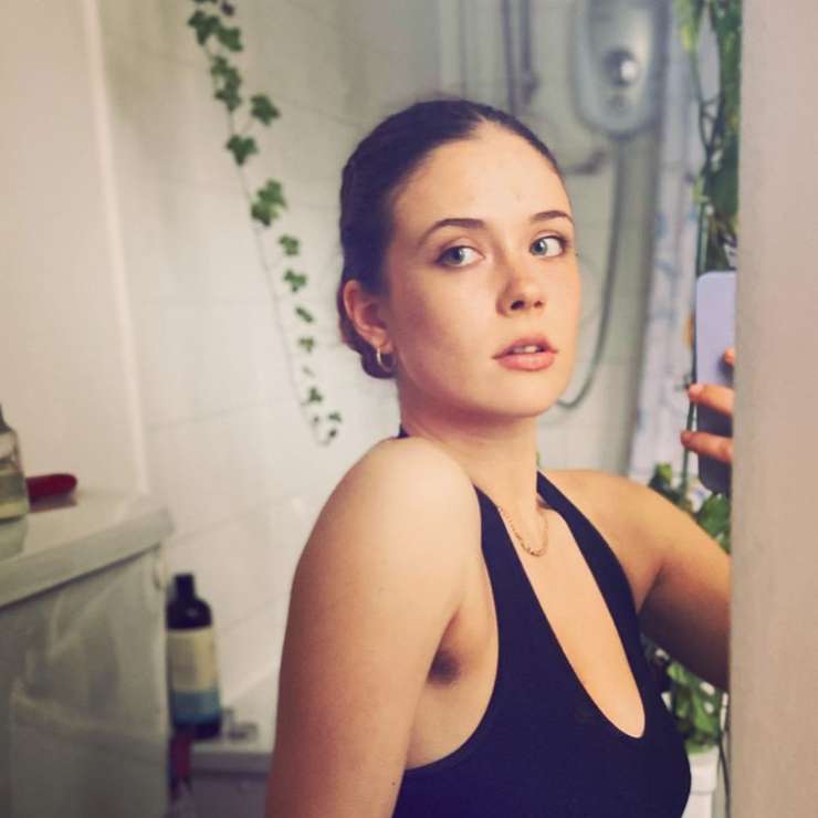 Picture of Mia Tomlinson