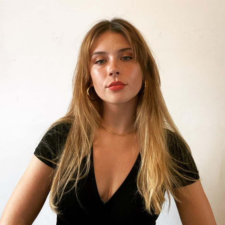 Picture of Mia Tomlinson