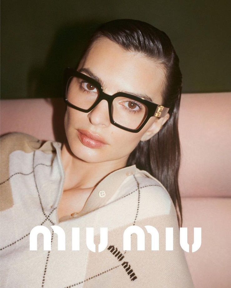 Emily Ratajkowski