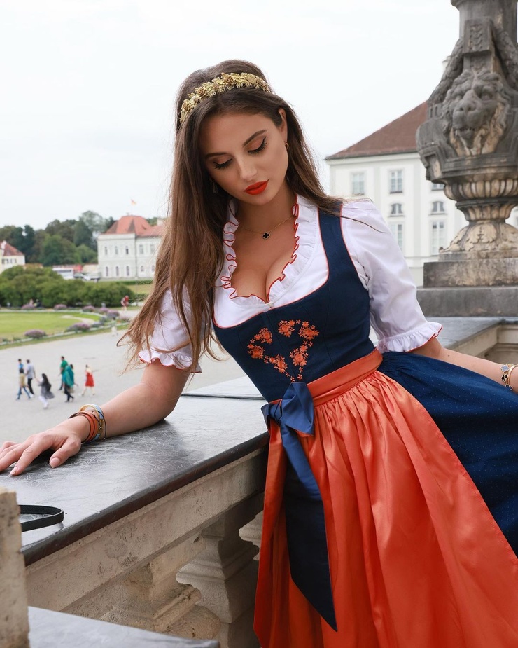 Carina Zavline