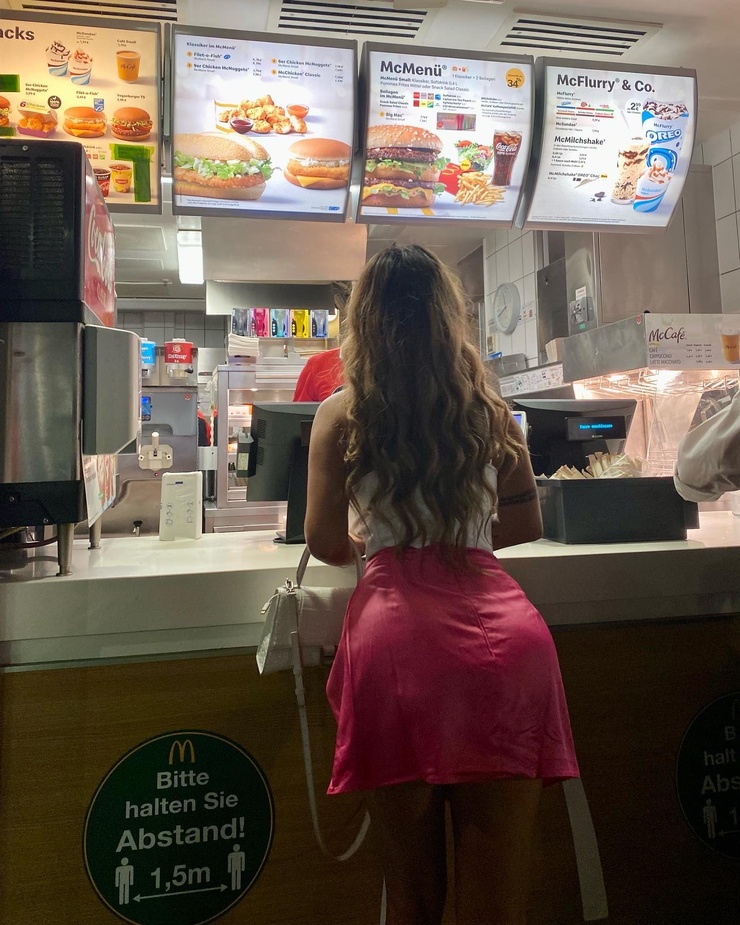 Ashley Vee Ashley Vee