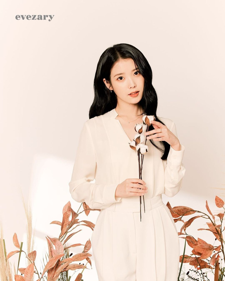 IU