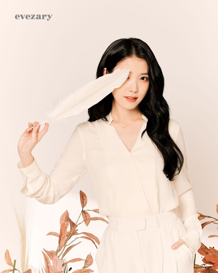 IU