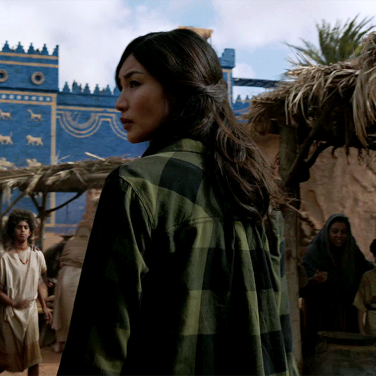 Sersi (Gemma Chan)