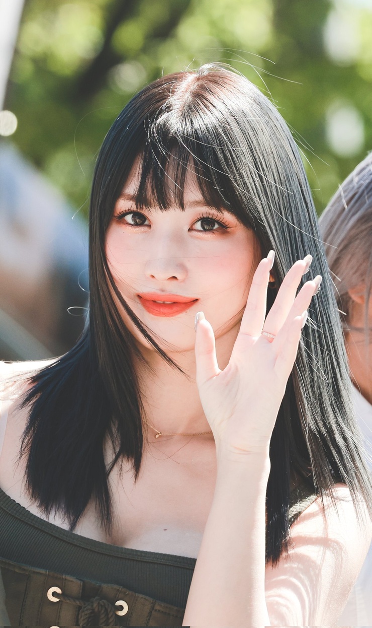 Hirai Momo