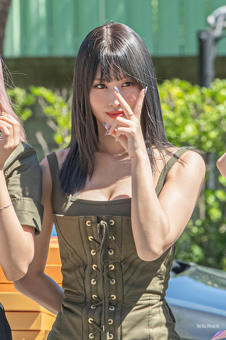 Hirai Momo