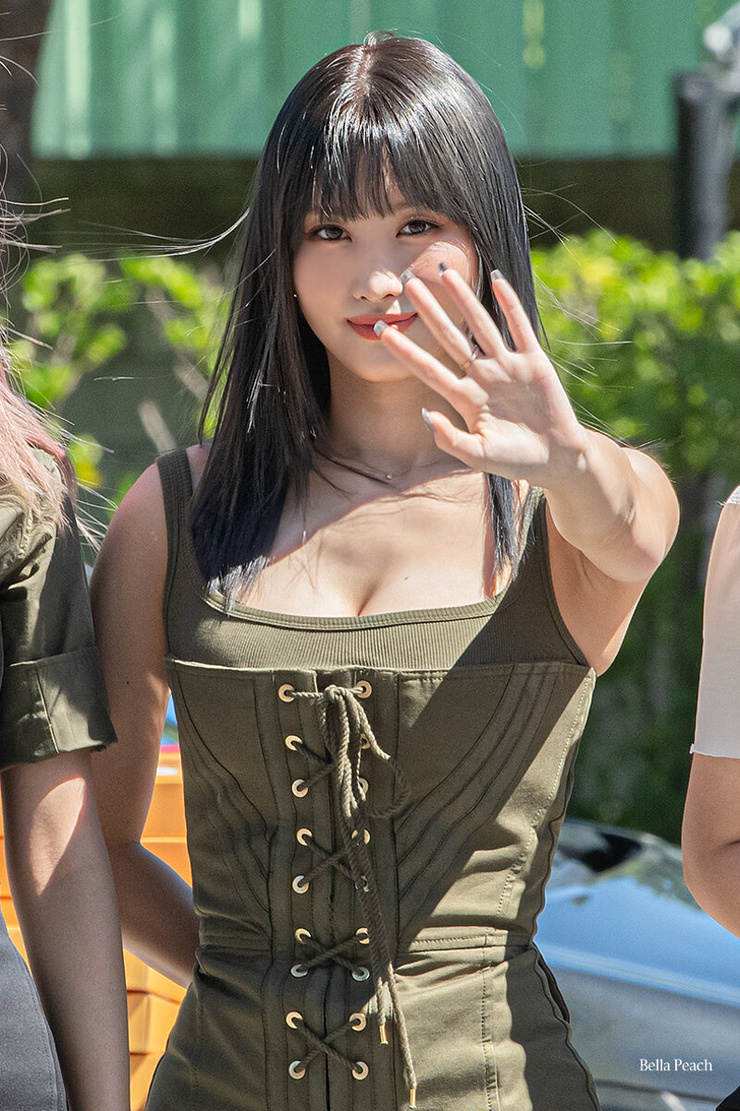 Hirai Momo