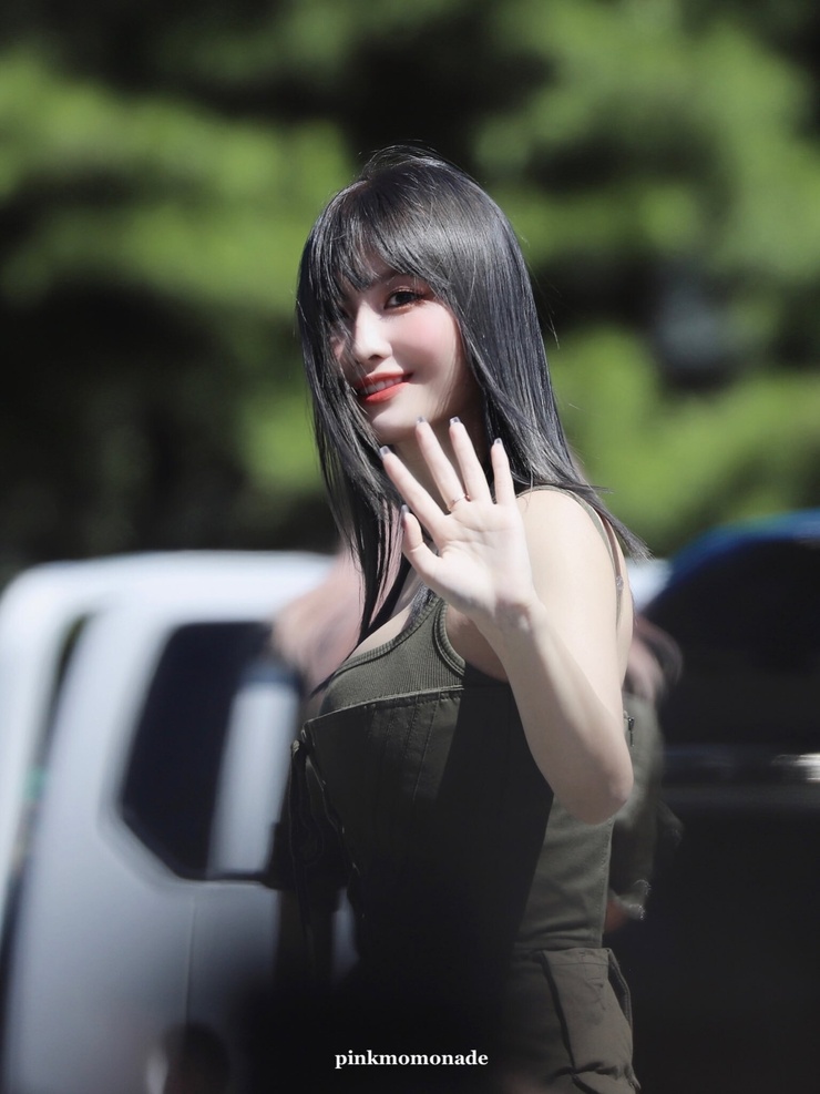 Hirai Momo