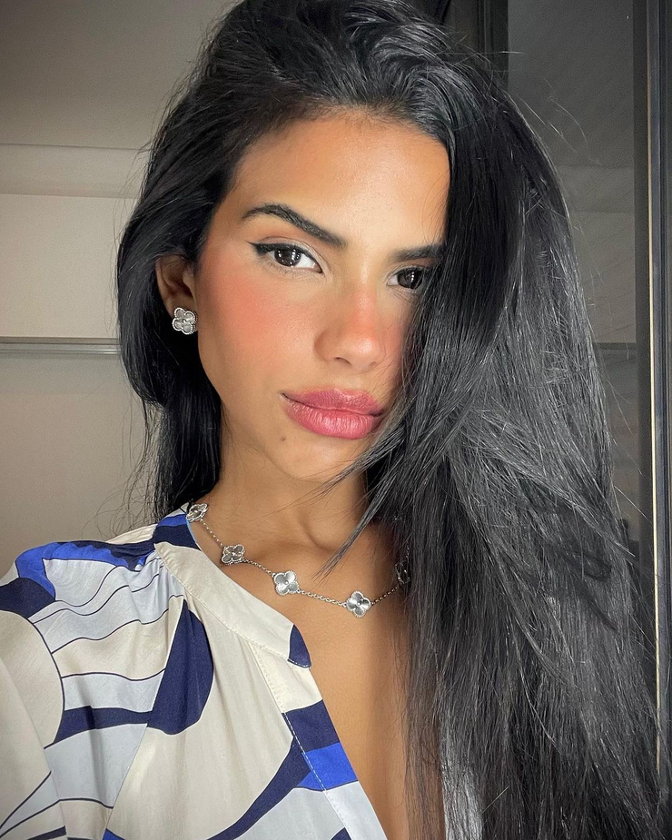 Isadora Pereira