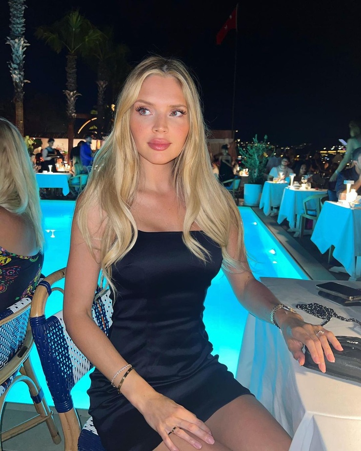 Susanna Schoen Susanna Schoen