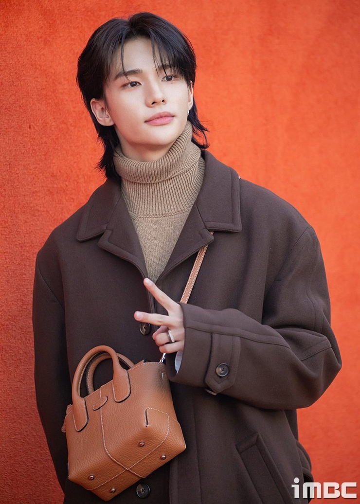 Hyun-Jin Hwang