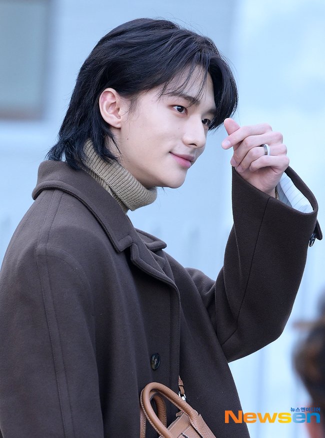 Hyun-Jin Hwang