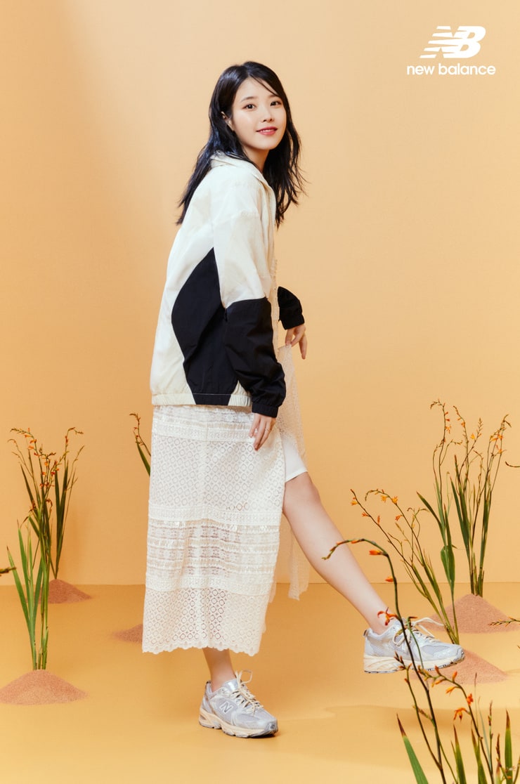 IU