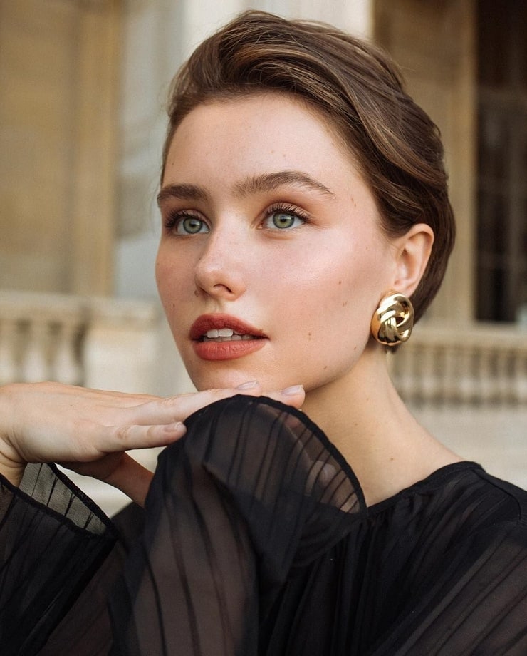 Ksenia Kov Ksenia Kov