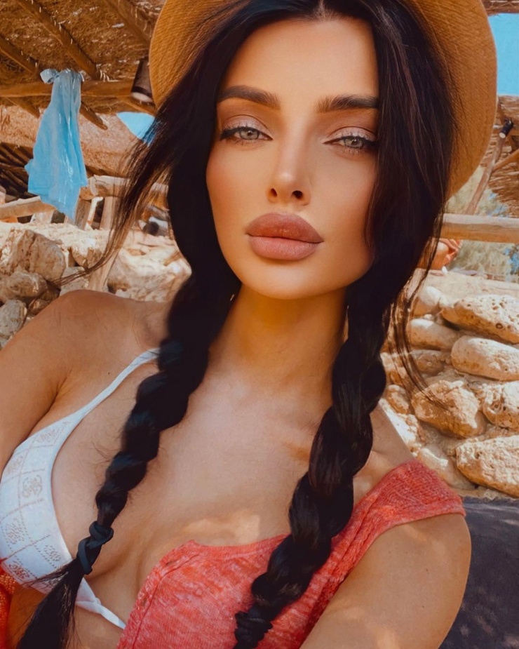 Gabriela Petrova Gabriela Petrova