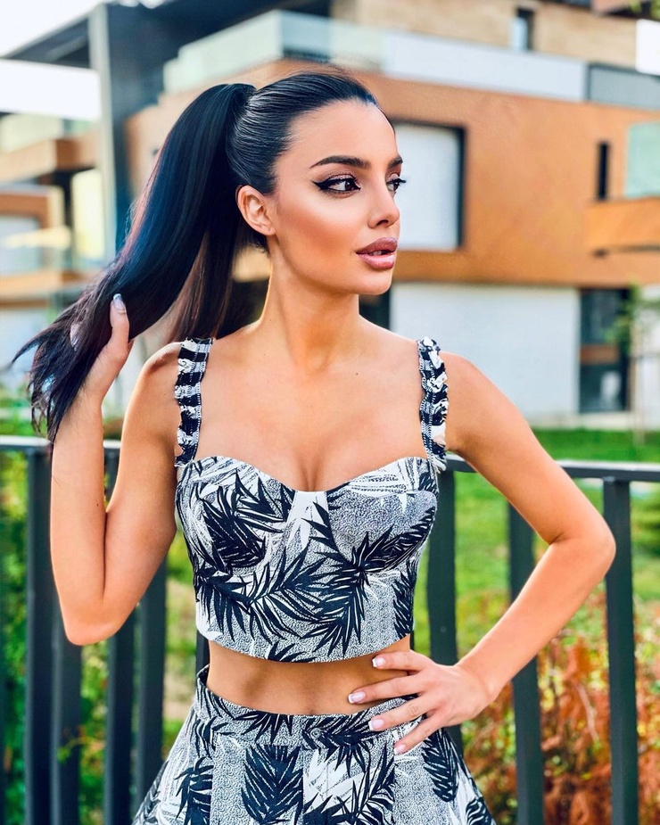 Gabriela Petrova Gabriela Petrova