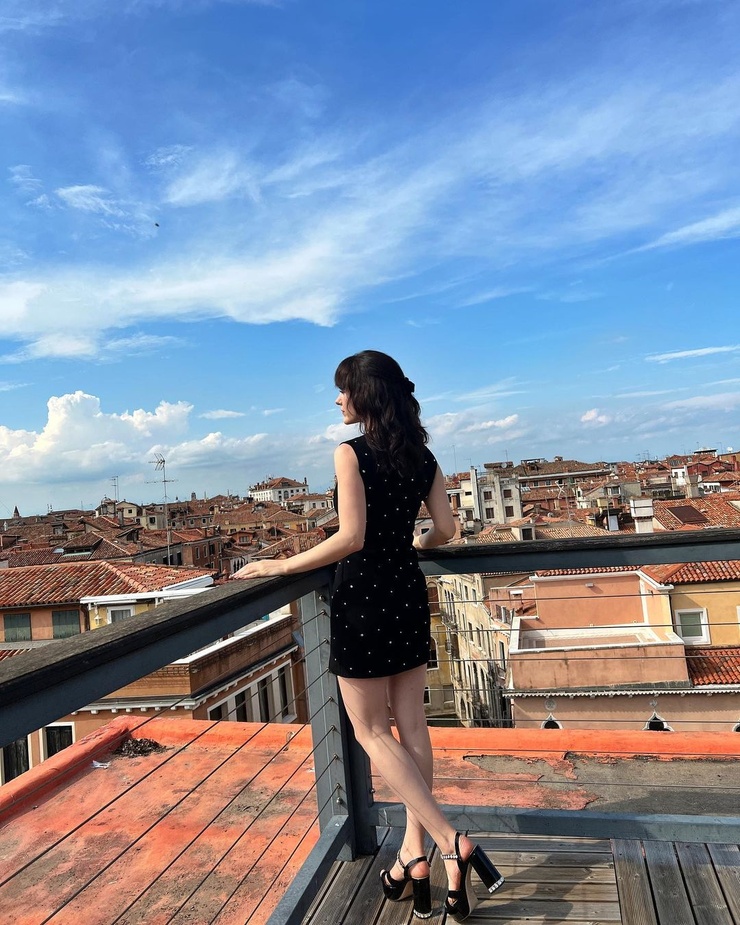 Rachel Brosnahan Rachel Brosnahan