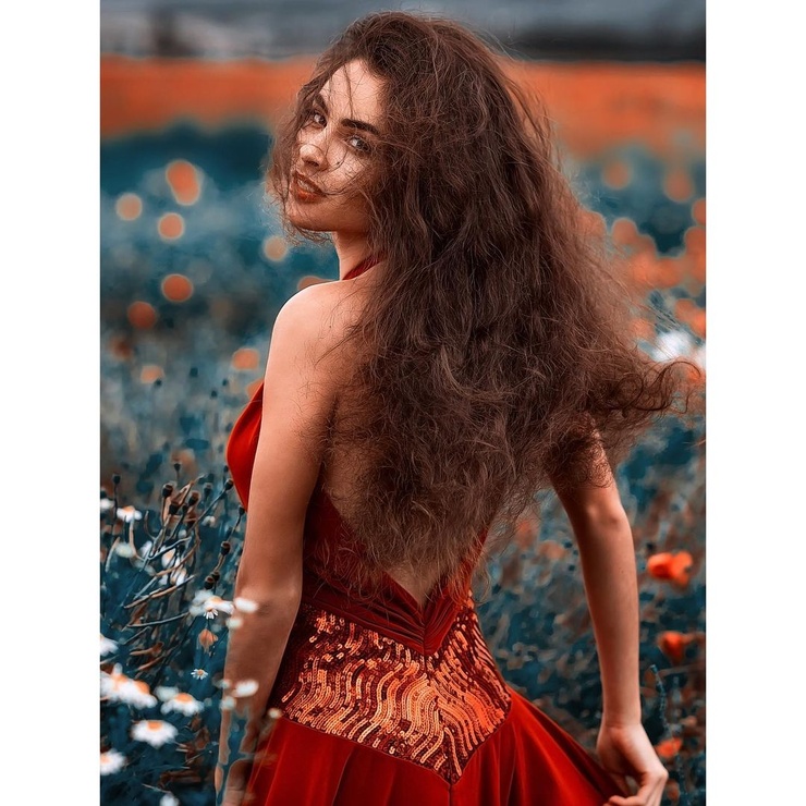 VIKTÓRIA PODMANICKÁ