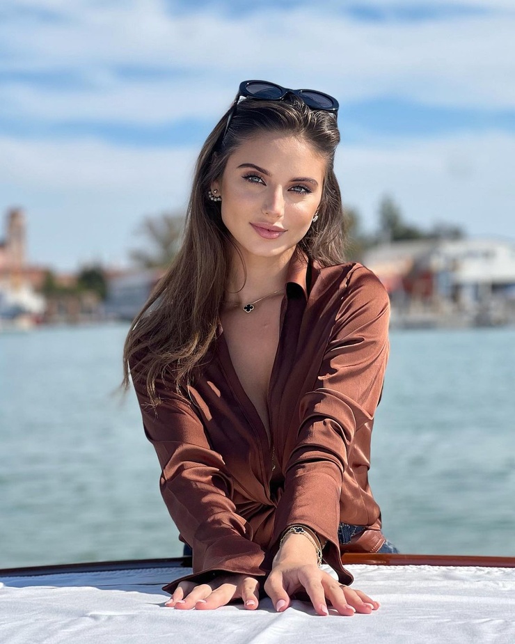 Carina Zavline