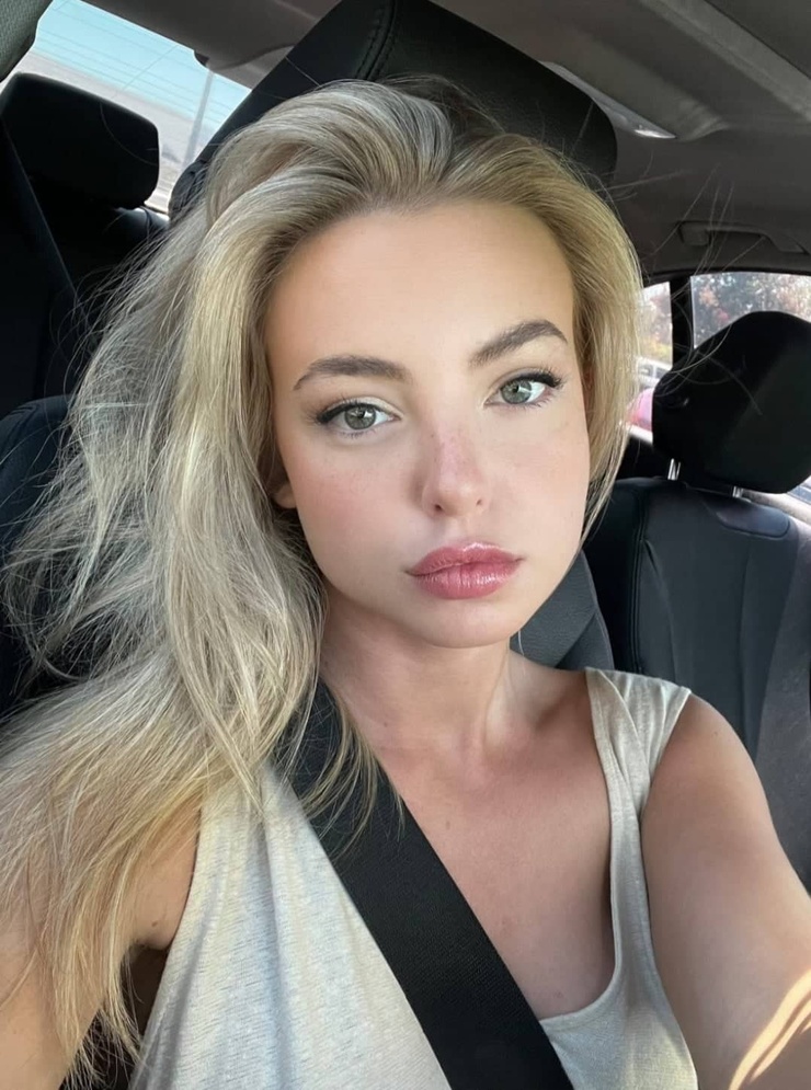 Picture of Emma Kotos
