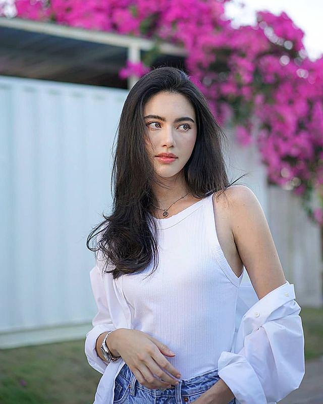 Davika Hoorne Davika Hoorne