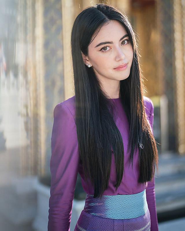 Davika Hoorne Davika Hoorne