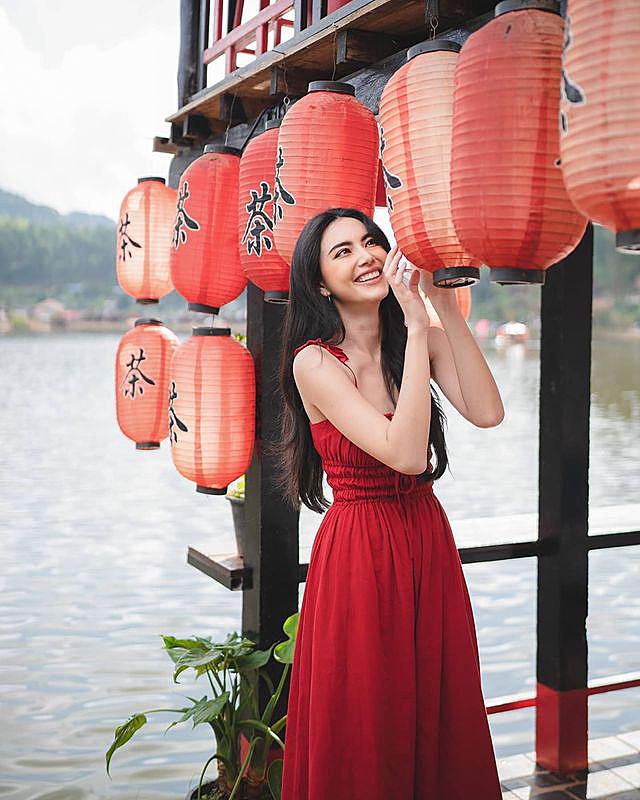 Davika Hoorne Davika Hoorne