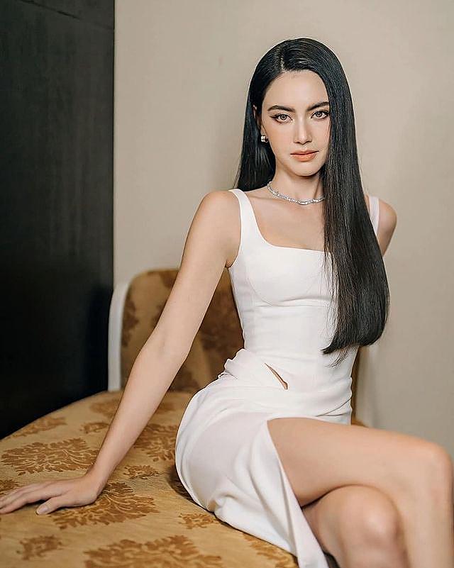 Davika Hoorne Davika Hoorne