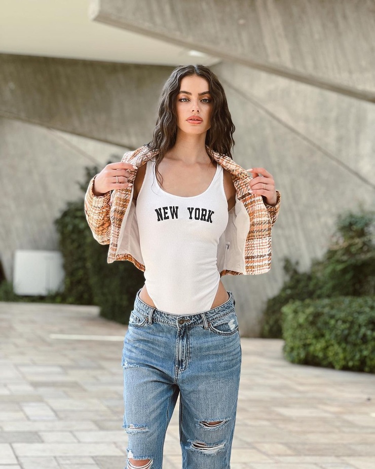 Yael Shelbia Yael Shelbia