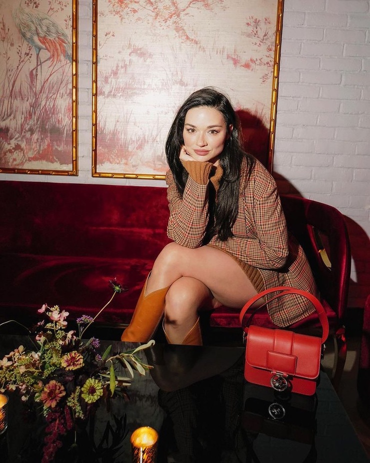 Crystal Reed Crystal Reed