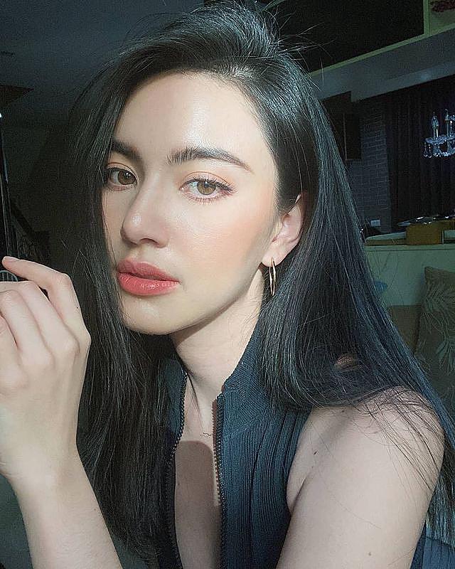 Davika Hoorne Davika Hoorne