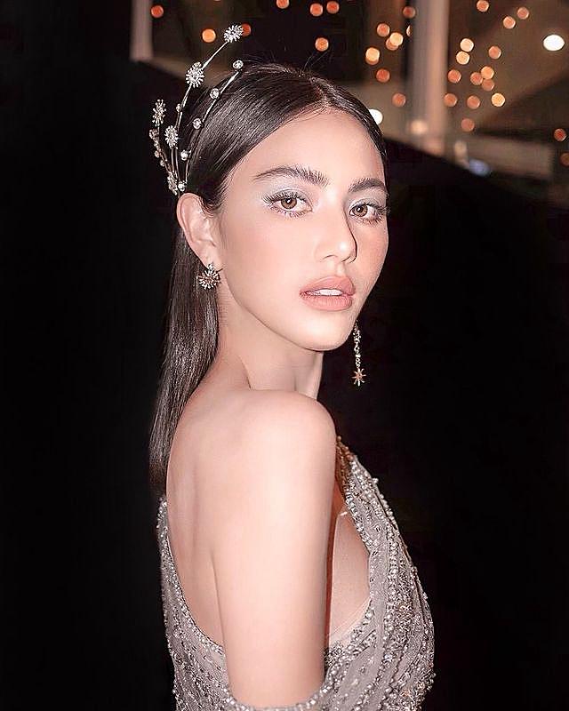 Davika Hoorne Davika Hoorne