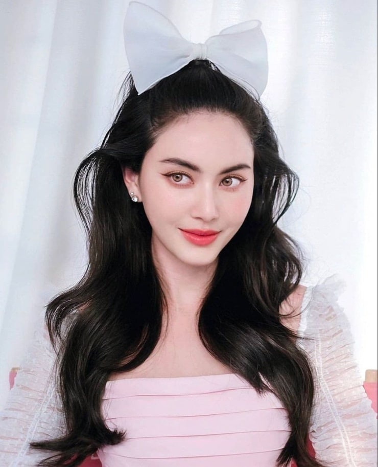 Davika Hoorne Davika Hoorne