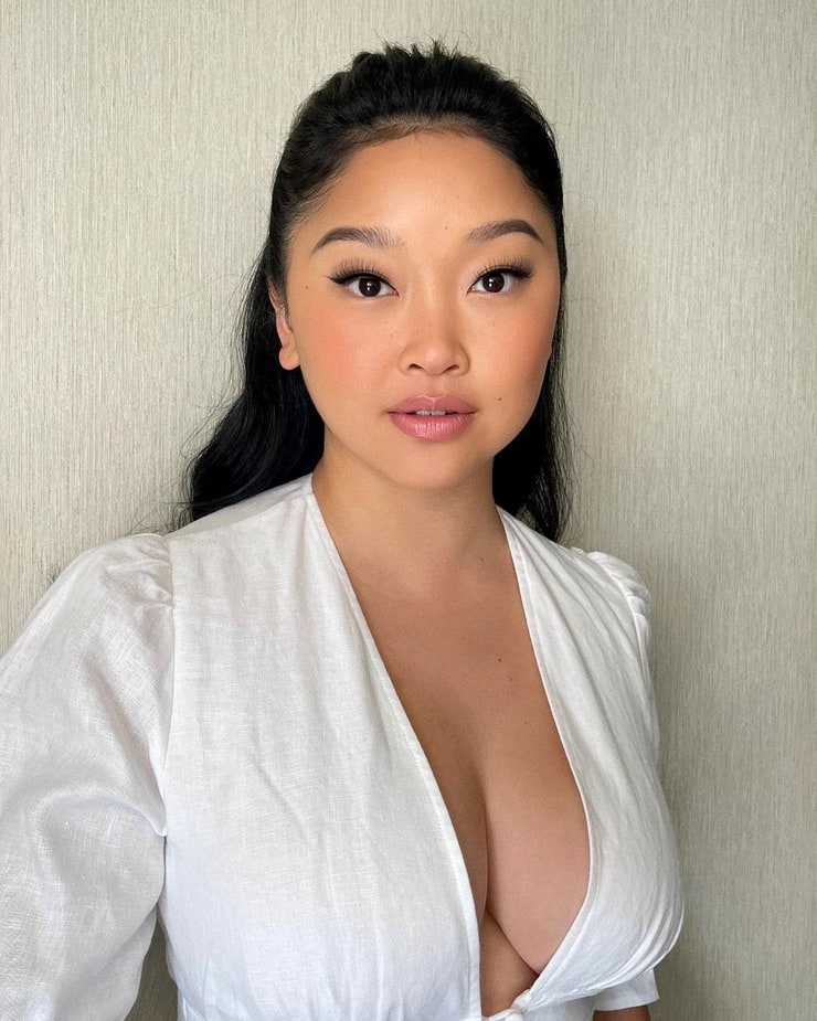 Why Lana Condor, Jenna Fischer, More Stars Wear PerfectDD